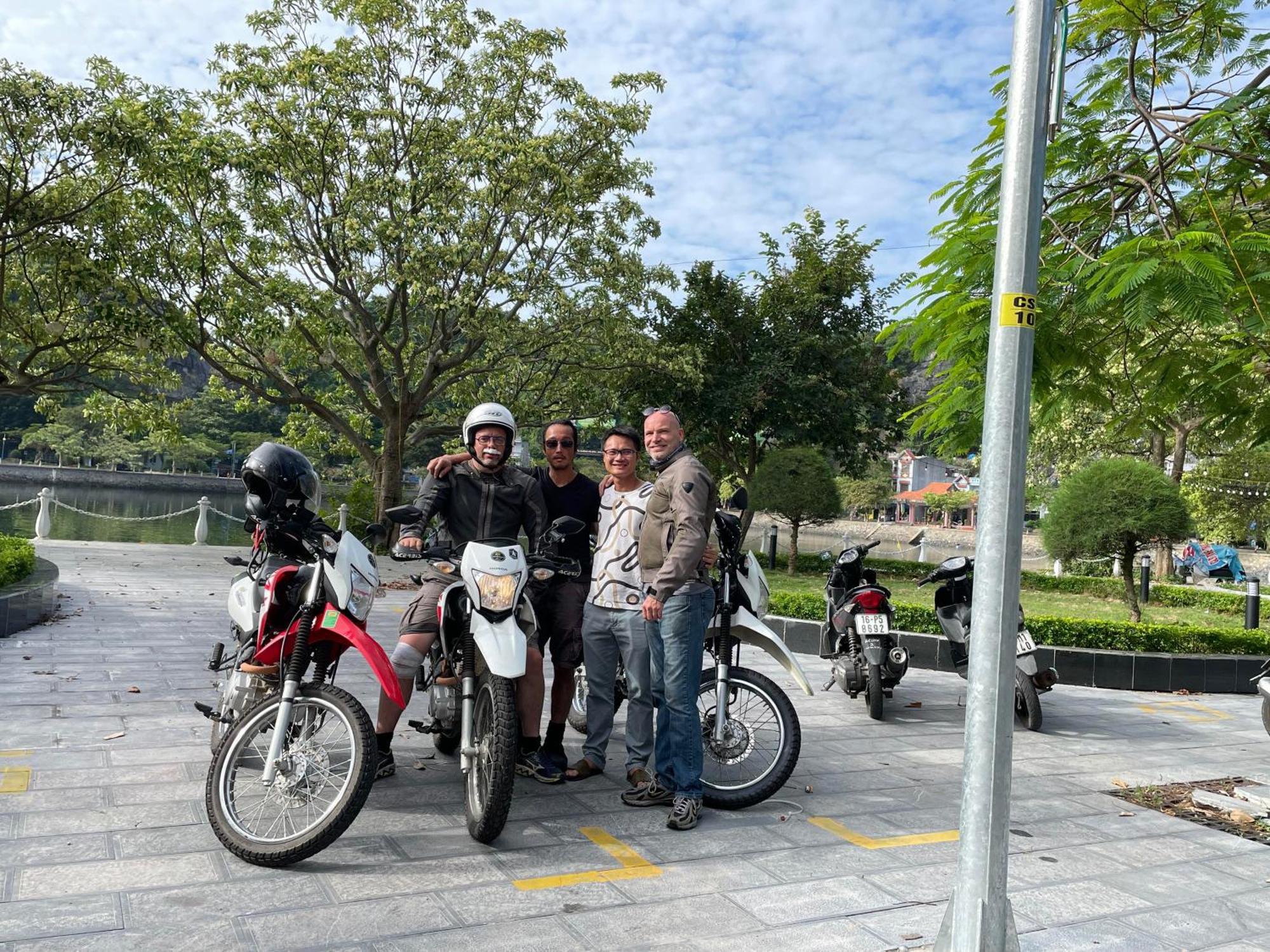 Отель Seoul Seaview Dong Khe Sau Экстерьер фото